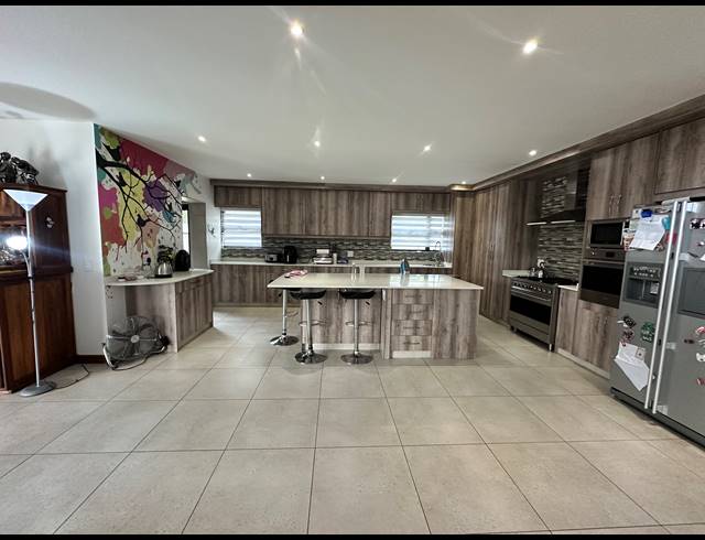 4 BEDROOM HOUSE FOR SALE IN EYE OF AFRICA ESTATE